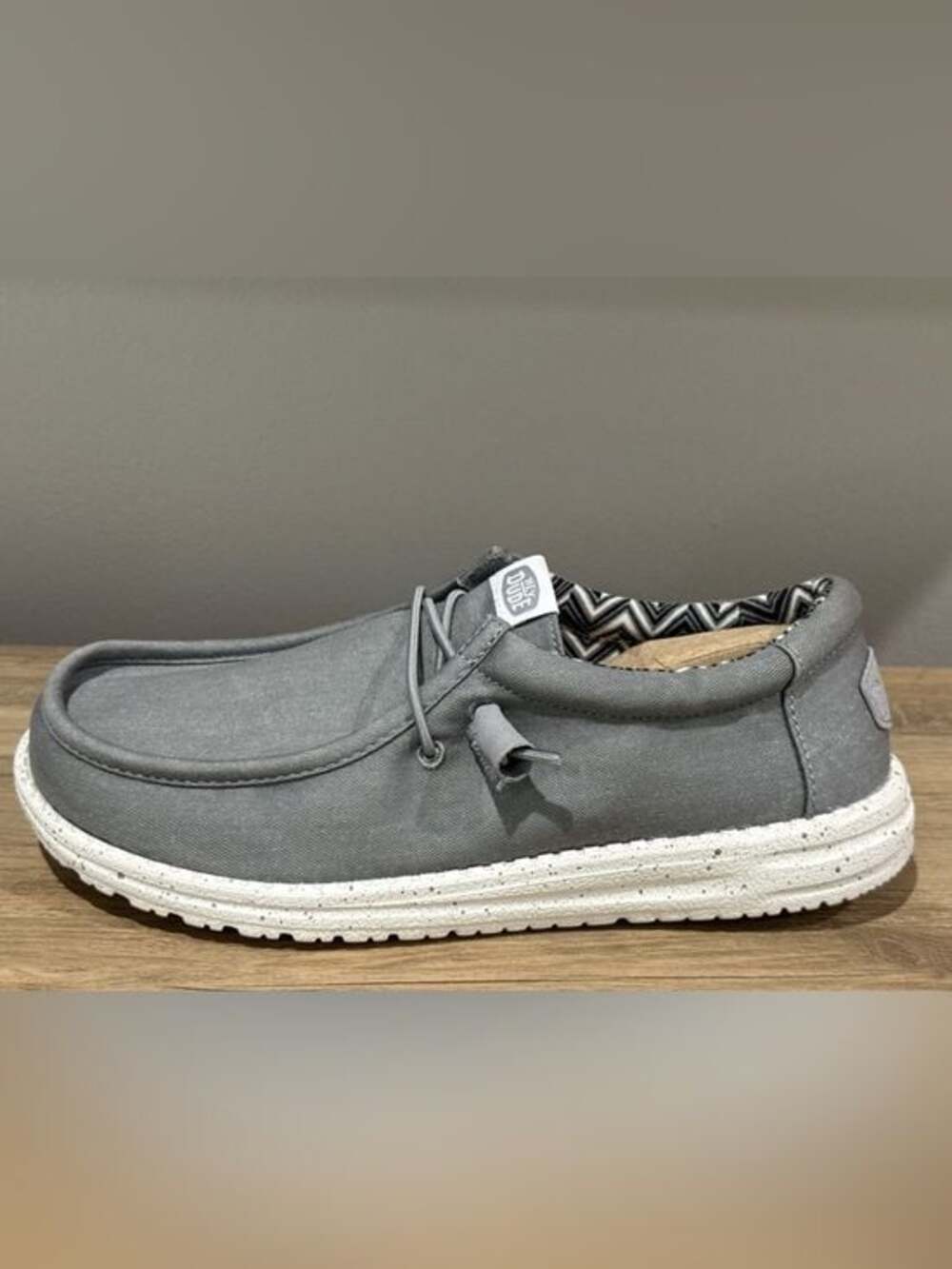 NEW Hey Dude Men's Wally Slip-On Loafers, 7M WIDE, Light Grey